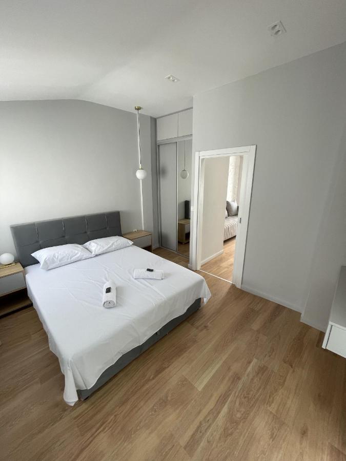 Lungomare Apartments Petrovac Exteriör bild