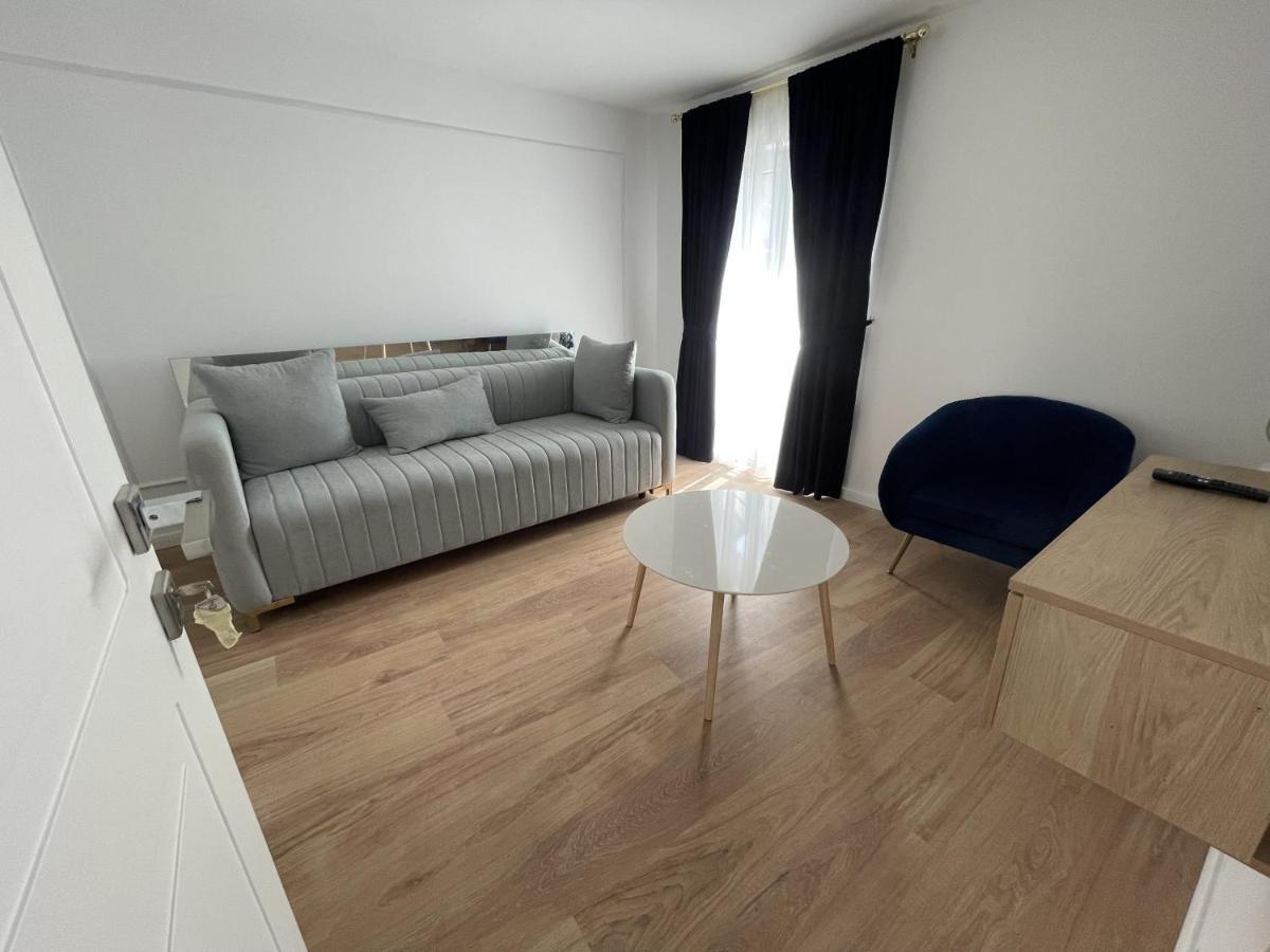 Lungomare Apartments Petrovac Exteriör bild