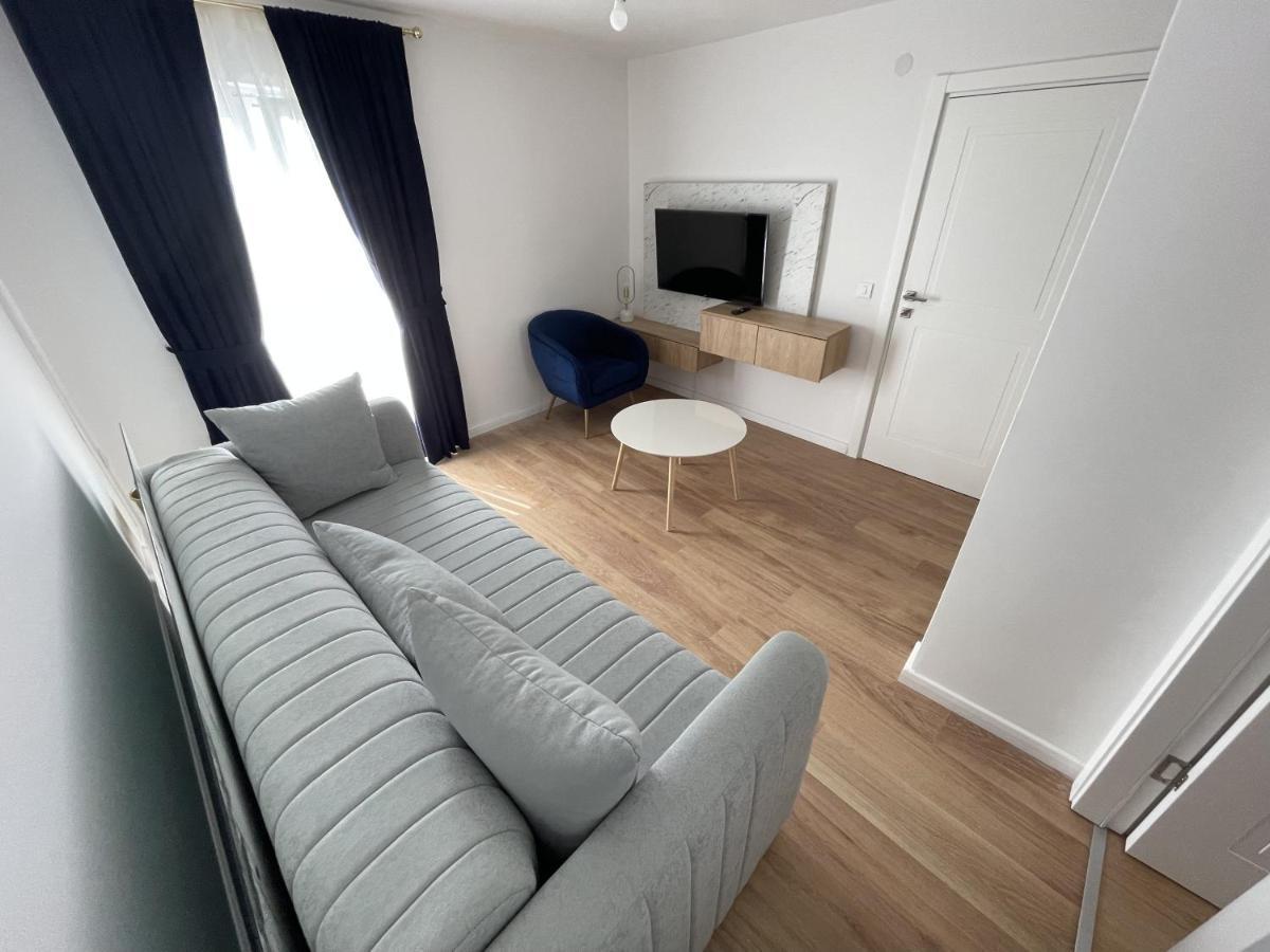 Lungomare Apartments Petrovac Exteriör bild